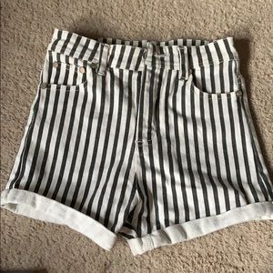 Striped stretchy high waisted shorts!